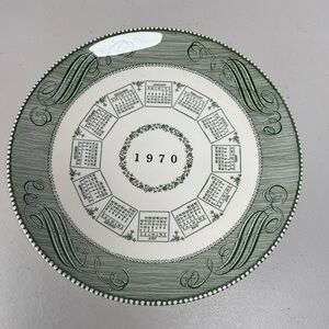 ROYAL IRONSTONE 1970 Calendar Decorative Plate Green 10”
